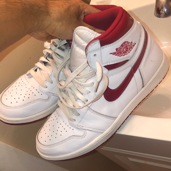 Jordan 1 metallic red 2017 - Picture 4 of 8